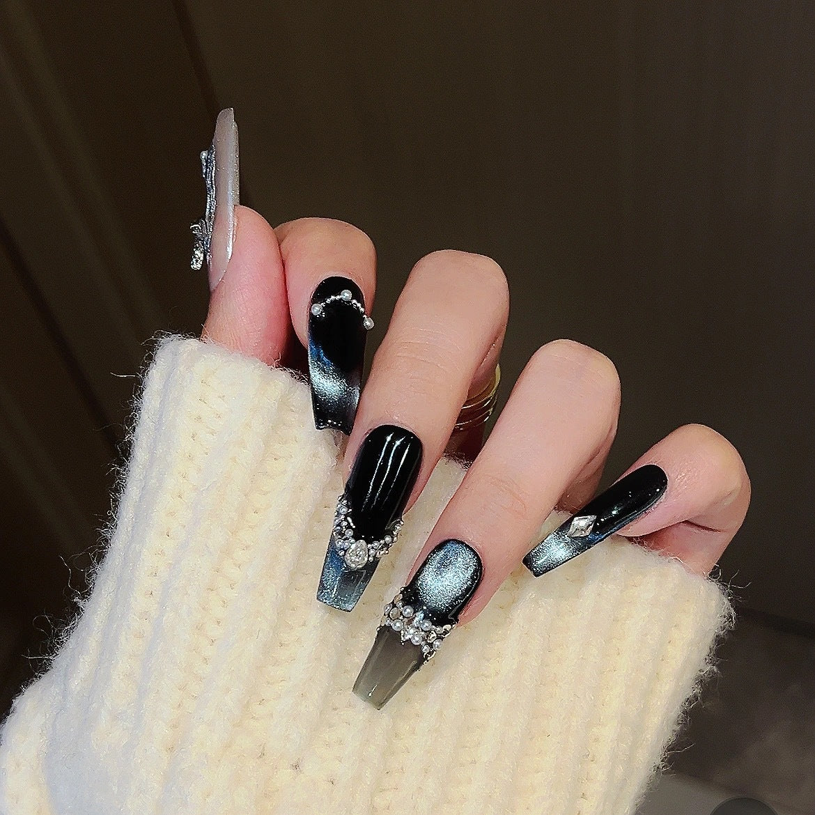 Purely Handmade [Blue Obsidian Star Sea] High-End Blue Cat Eye Rhinestone Luxurious Heavy Craft Niche New Long Wearable Nails